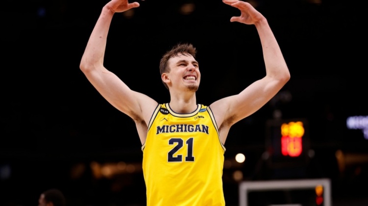 贯穿全场 贯穿全场